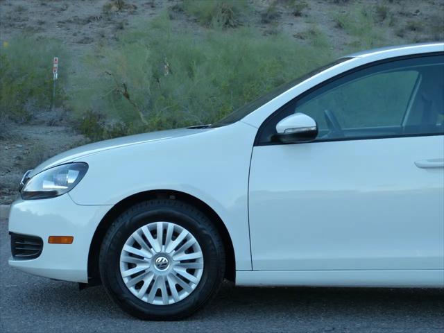 2011 Volkswagen Golf 2.5L 4-Door