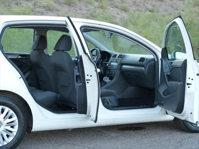 2011 Volkswagen Golf 2.5L 4-Door