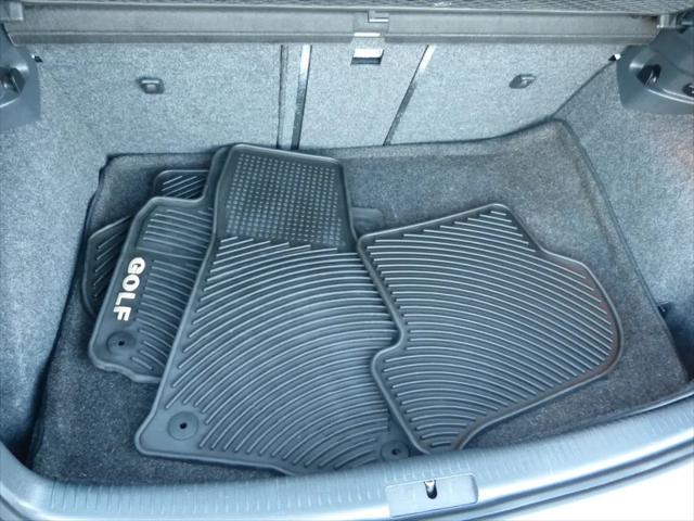 2011 Volkswagen Golf 2.5L 4-Door