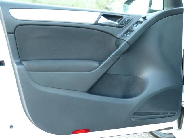 2011 Volkswagen Golf 2.5L 4-Door