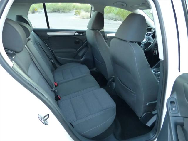 2011 Volkswagen Golf 2.5L 4-Door