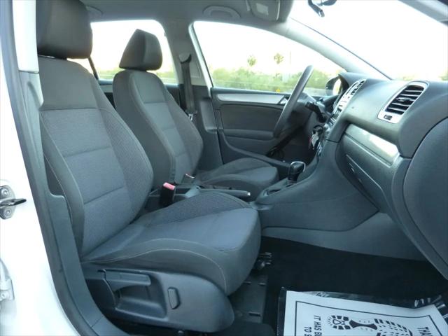 2011 Volkswagen Golf 2.5L 4-Door