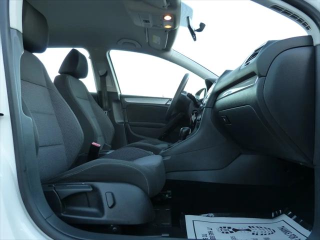 2011 Volkswagen Golf 2.5L 4-Door