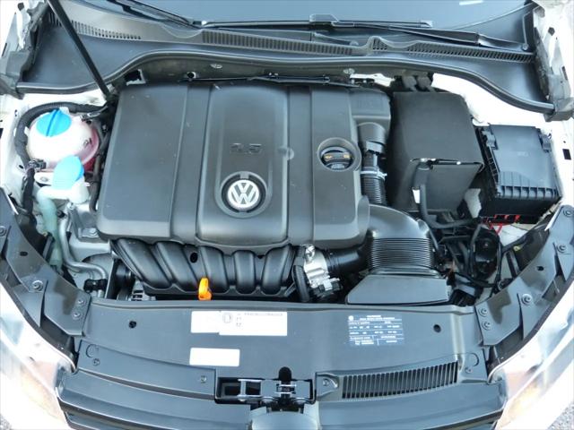2011 Volkswagen Golf 2.5L 4-Door
