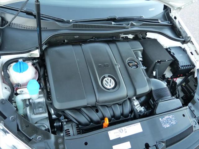 2011 Volkswagen Golf 2.5L 4-Door