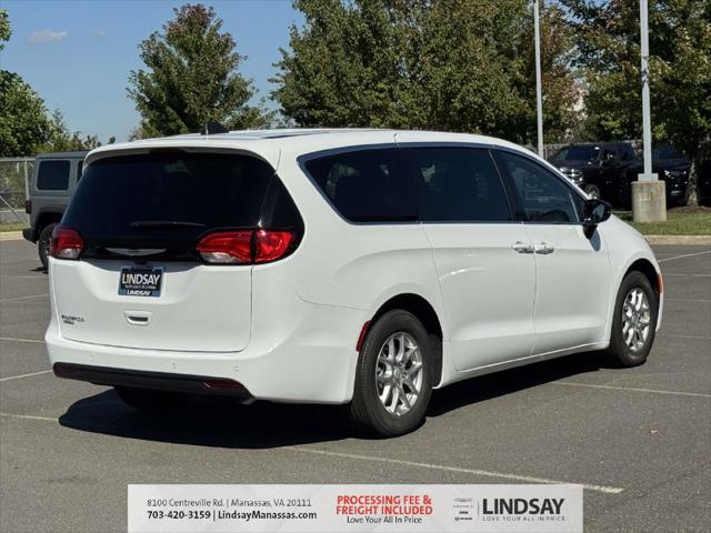 2027 Chrysler Pacifica LX