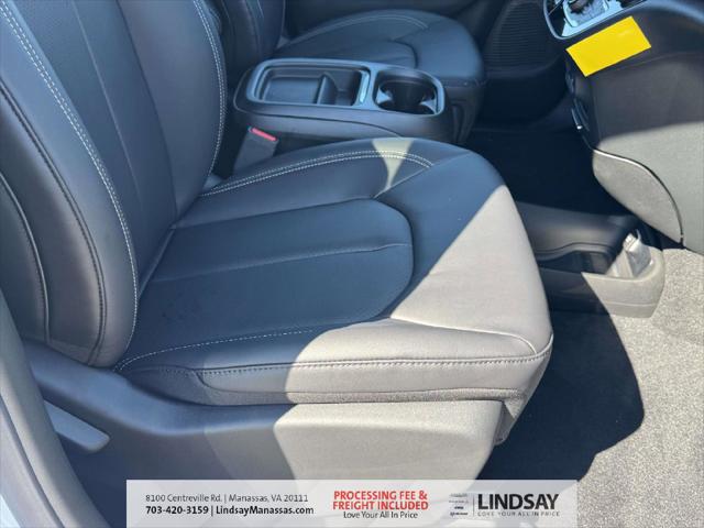2027 Chrysler Pacifica LX