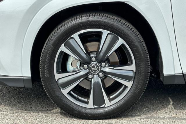 2026 Lexus 300 Premium