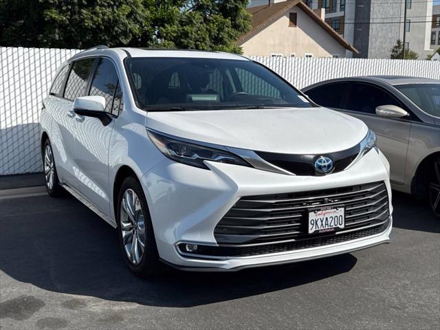 2024 Toyota Sienna Platinum for sale in Westminster, CA