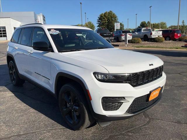 2023 Jeep Grand Cherokee Altitude 4x4 for sale in Merrill, WI