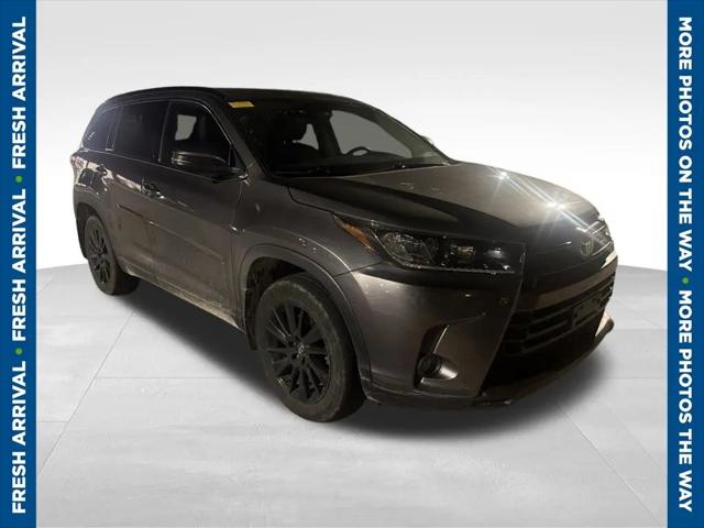 2019 Toyota Highlander SE for sale in Hiawatha, IA