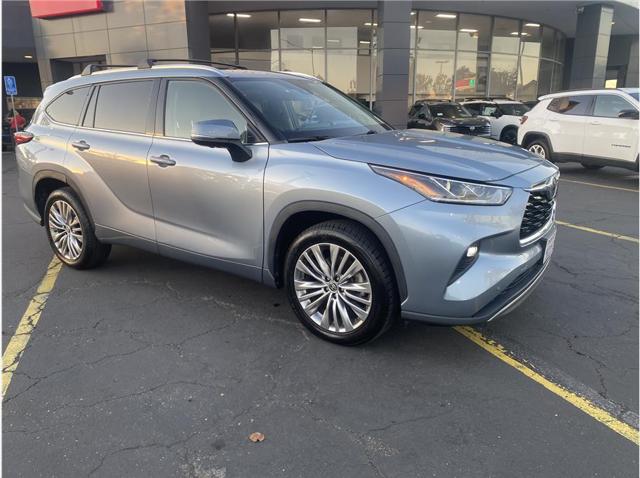 2023 Toyota Highlander Platinum