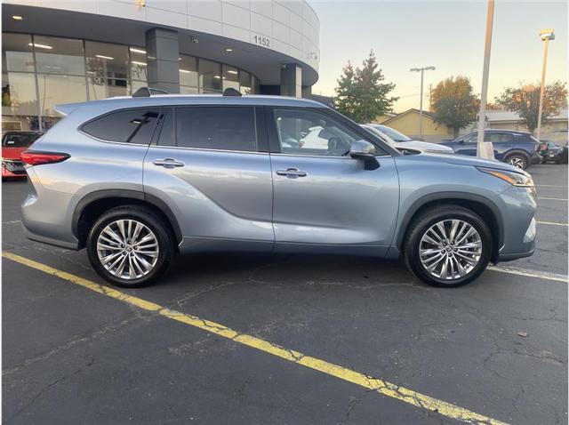 2023 Toyota Highlander Platinum