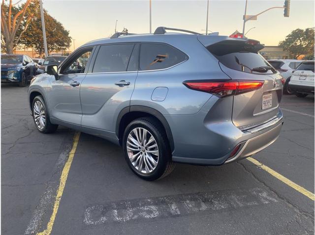 2023 Toyota Highlander Platinum