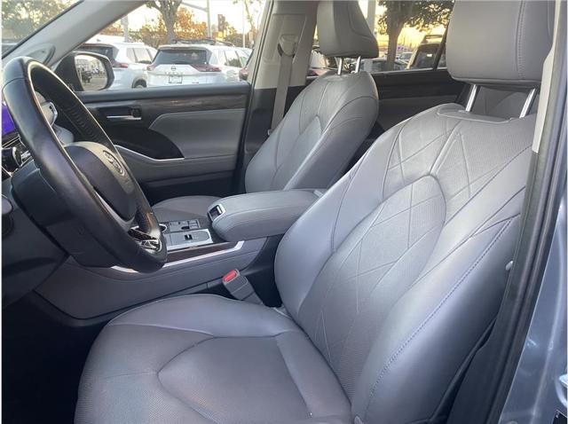 2023 Toyota Highlander Platinum