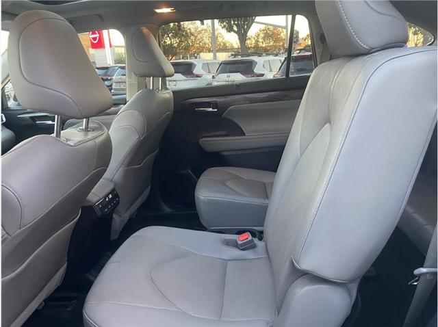 2023 Toyota Highlander Platinum