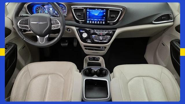 2017 Chrysler Pacifica Touring-L Plus