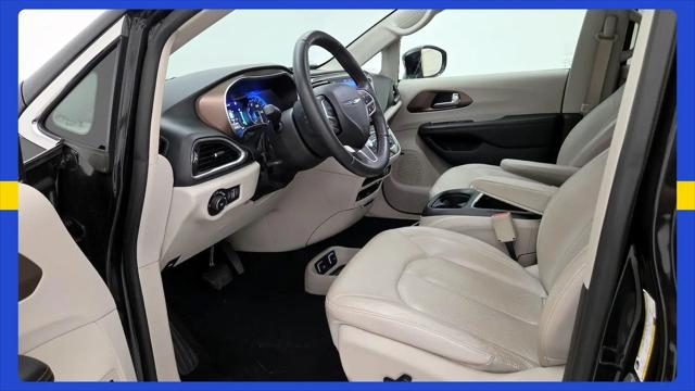 2017 Chrysler Pacifica Touring-L Plus