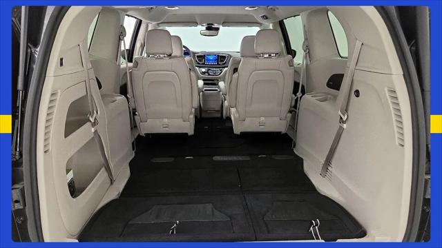 2017 Chrysler Pacifica Touring-L Plus