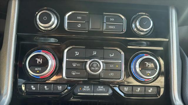 2022 GMC Yukon 4WD Denali