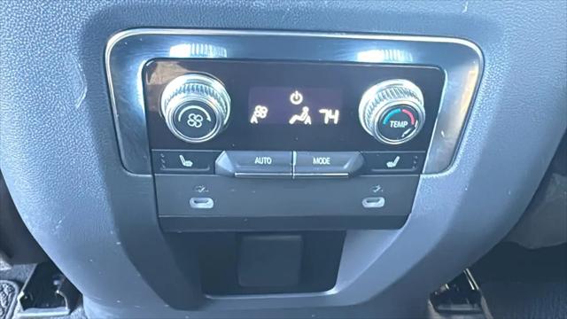 2022 GMC Yukon 4WD Denali