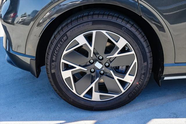 2027 Genesis GV60 19