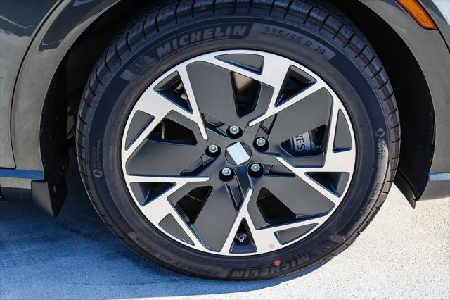 2027 Genesis GV60 19