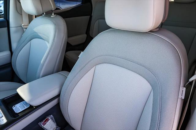 2027 Genesis GV60 19