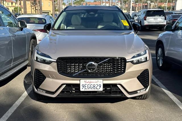 2023 Volvo XC60 B6 Ultimate Dark Theme