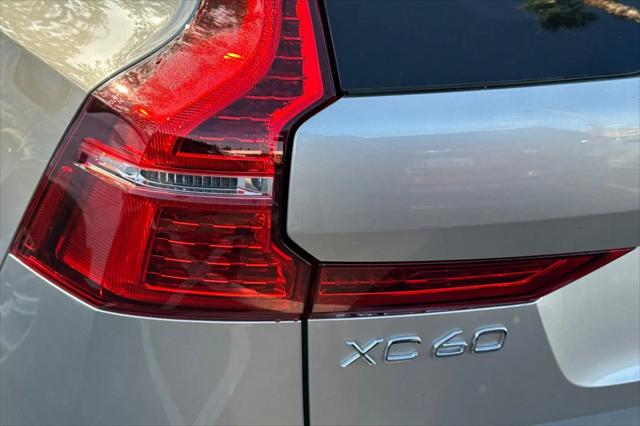2023 Volvo XC60 B6 Ultimate Dark Theme