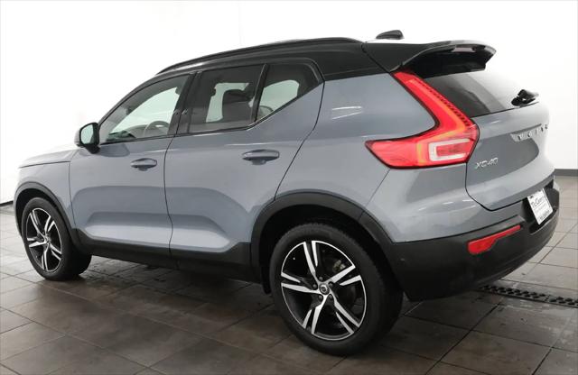 2021 Volvo XC40 T5 R-Design