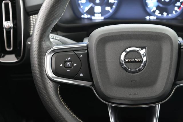 2021 Volvo XC40 T5 R-Design