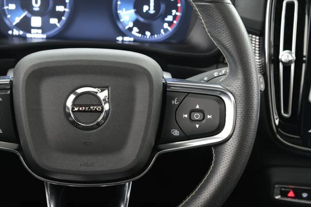 2021 Volvo XC40 T5 R-Design