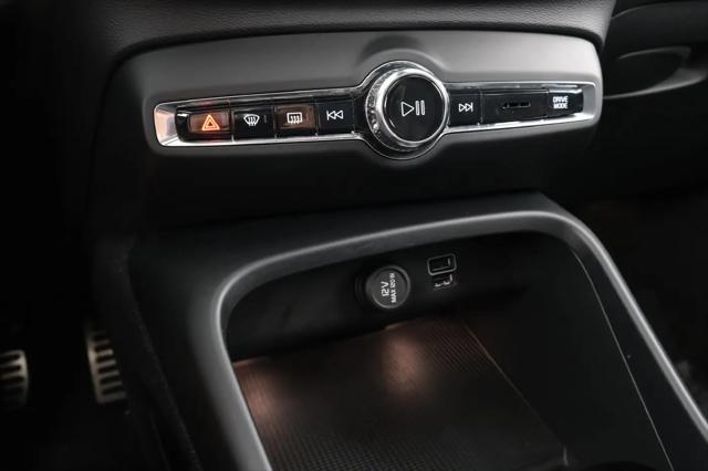 2021 Volvo XC40 T5 R-Design