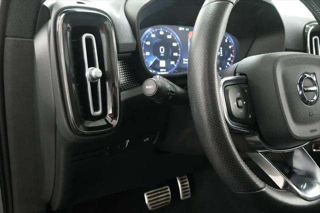 2021 Volvo XC40 T5 R-Design