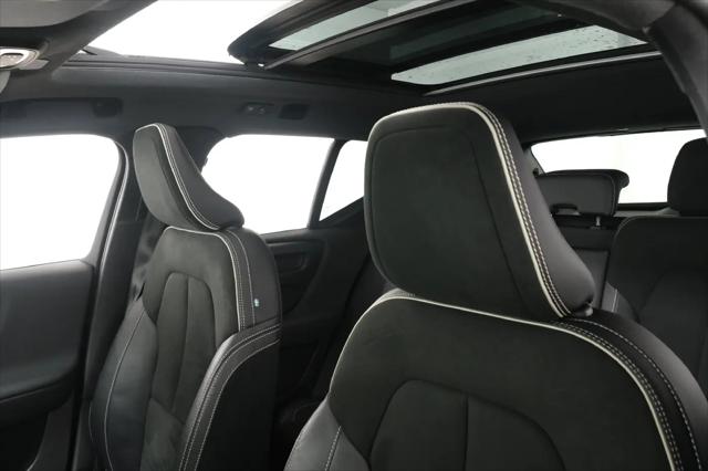 2021 Volvo XC40 T5 R-Design