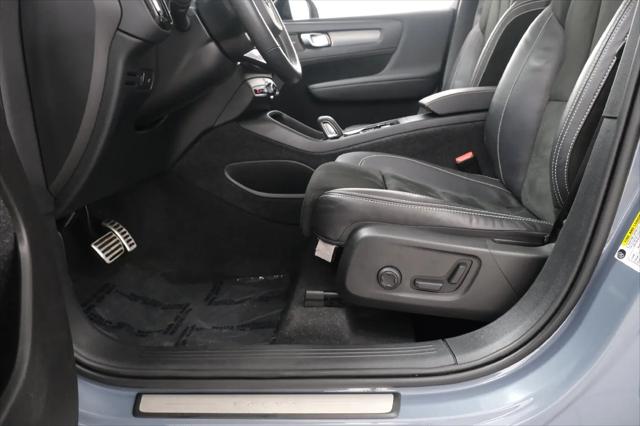 2021 Volvo XC40 T5 R-Design
