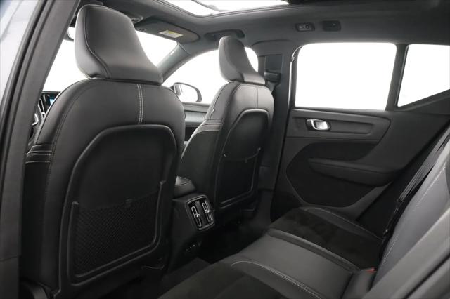 2021 Volvo XC40 T5 R-Design