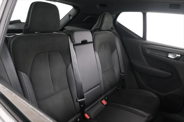 2021 Volvo XC40 T5 R-Design