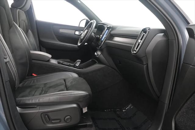 2021 Volvo XC40 T5 R-Design