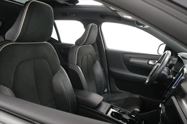 2021 Volvo XC40 T5 R-Design