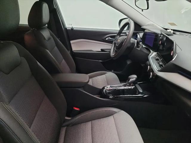2025 Chevrolet Trax FWD LT