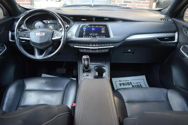 2021 Cadillac XT4 AWD Premium Luxury