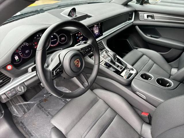 2023 Porsche Panamera 4 Platinum Edition