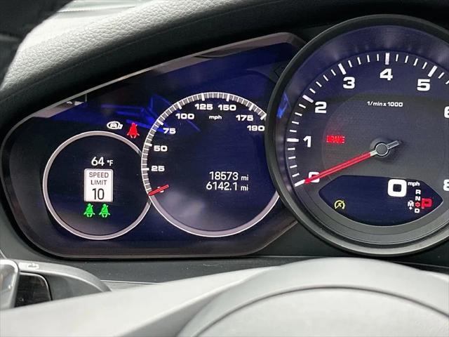 2023 Porsche Panamera 4 Platinum Edition