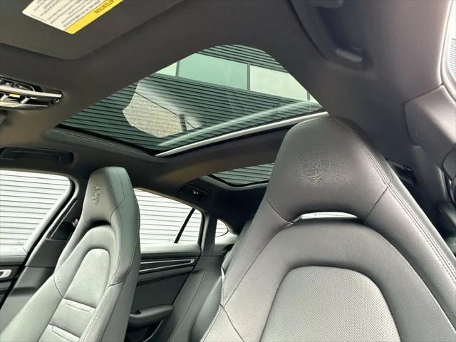 2023 Porsche Panamera 4 Platinum Edition