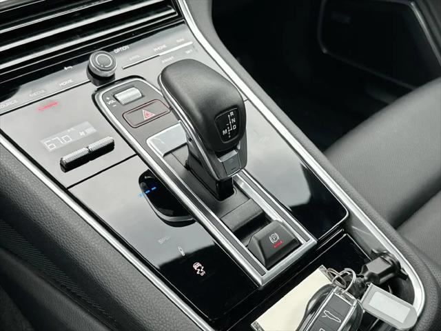 2023 Porsche Panamera 4 Platinum Edition