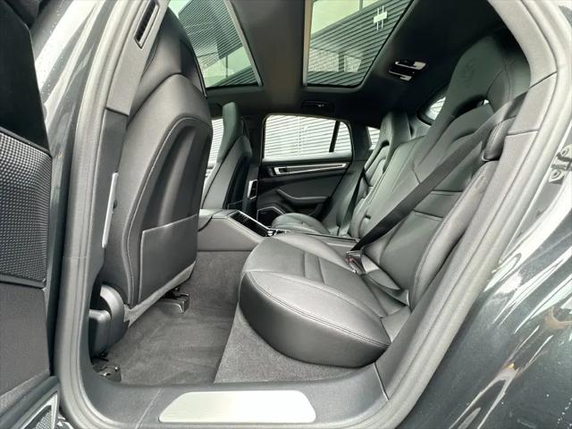 2023 Porsche Panamera 4 Platinum Edition