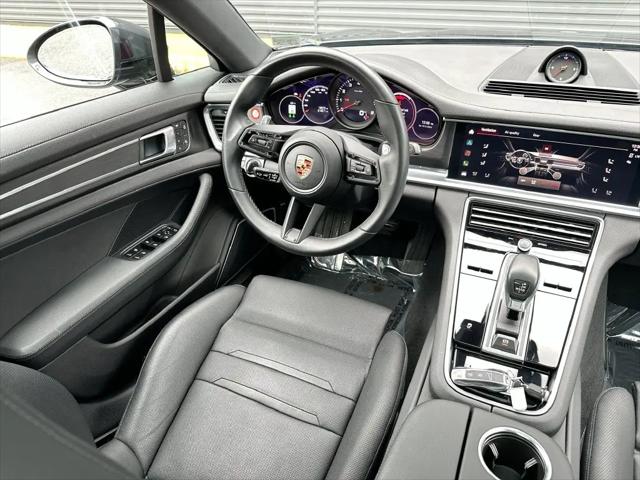 2023 Porsche Panamera 4 Platinum Edition