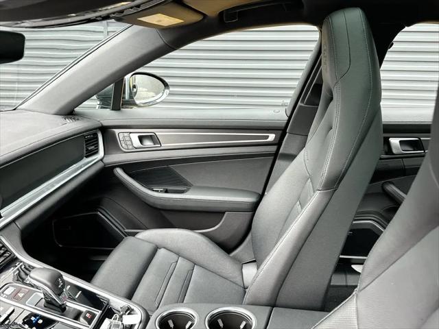 2023 Porsche Panamera 4 Platinum Edition